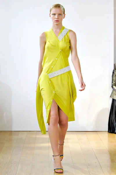 Look 8